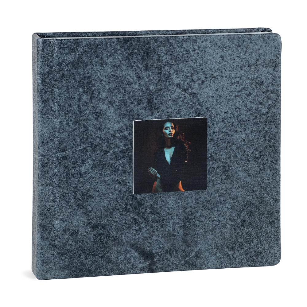 Tuscany Collection models Arno Photo